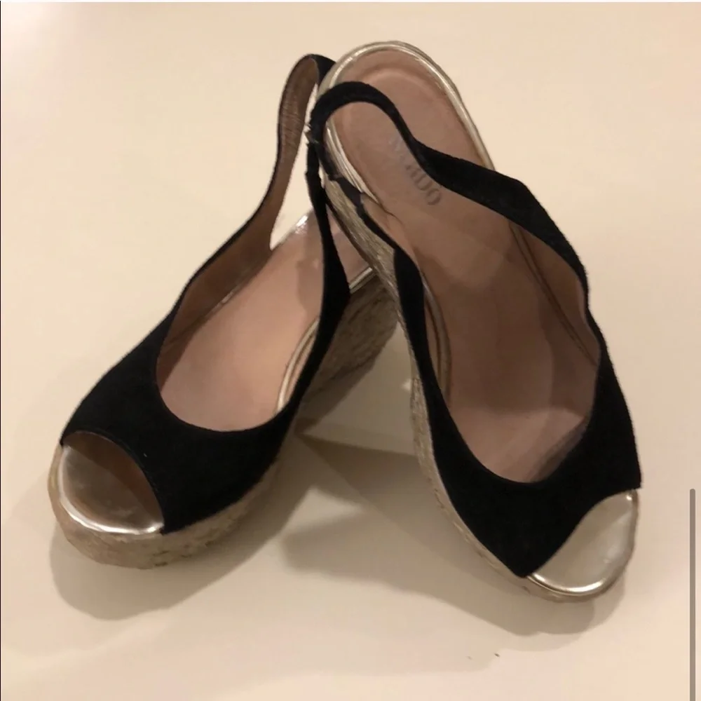Nardo black suede